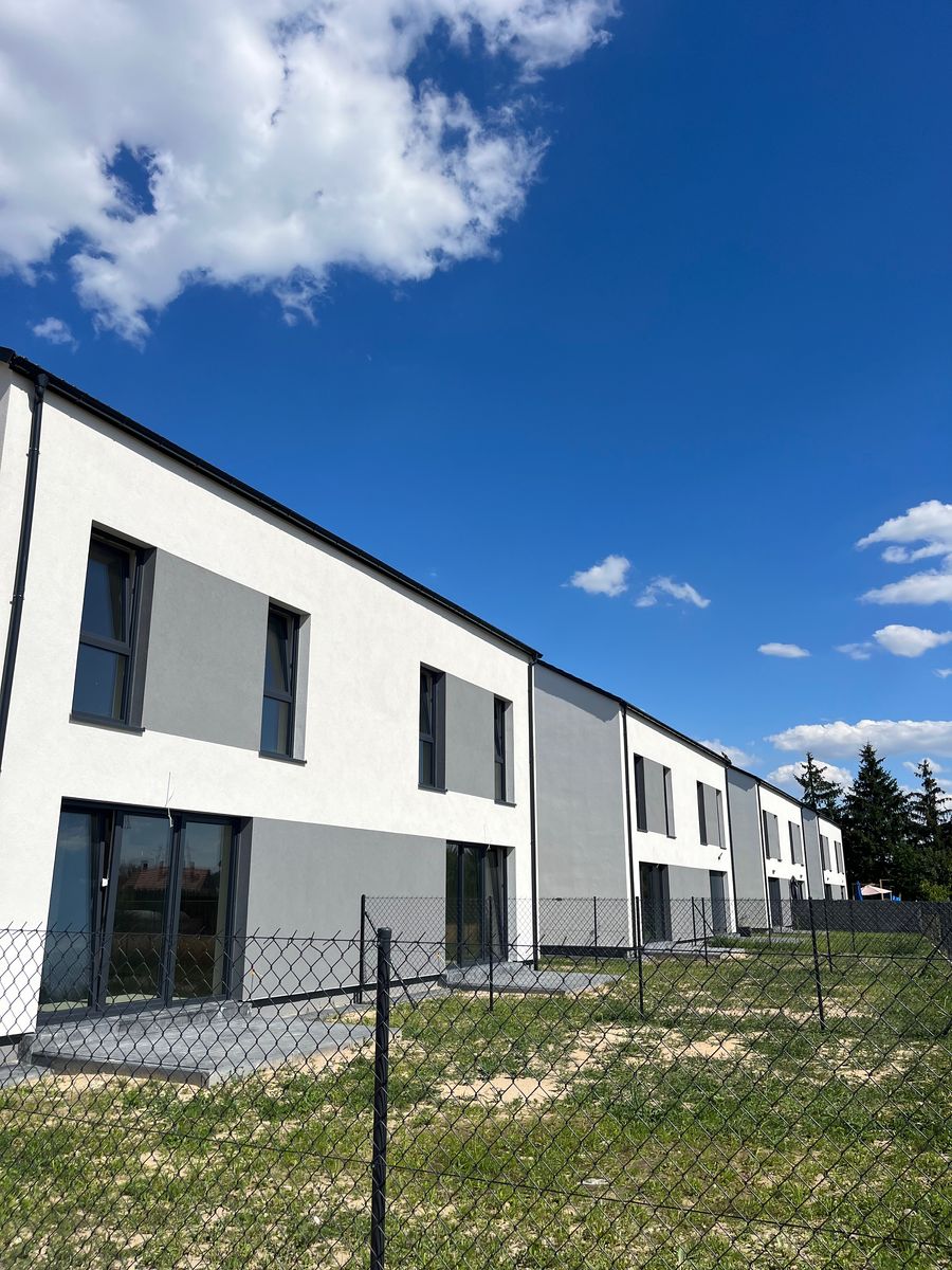 DOMY PRZY ZBOŻOWEJ WIRY