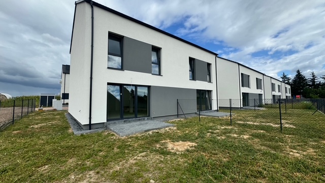 DOMY PRZY ZBOŻOWEJ WIRY